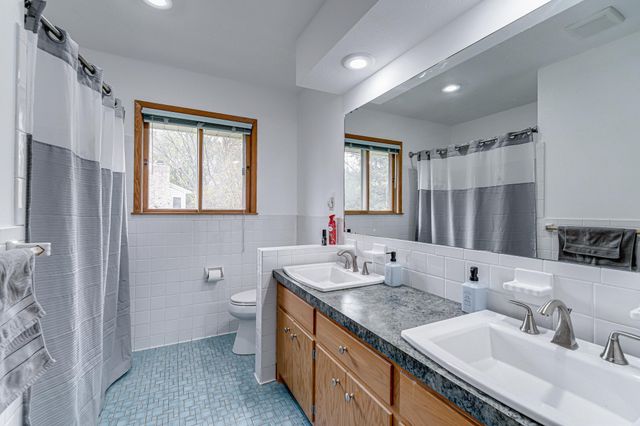 1525 Saint Croix Circle, Golden Valley, MN 55422