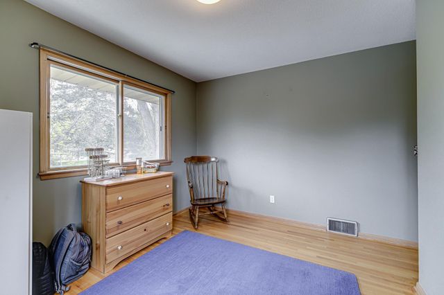 1525 Saint Croix Circle, Golden Valley, MN 55422
