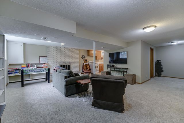 1525 Saint Croix Circle, Golden Valley, MN 55422