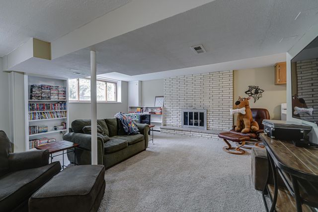 1525 Saint Croix Circle, Golden Valley, MN 55422