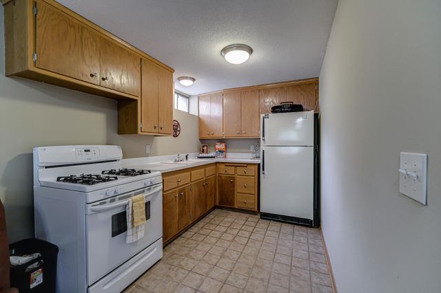 1525 Saint Croix Circle, Golden Valley, MN 55422