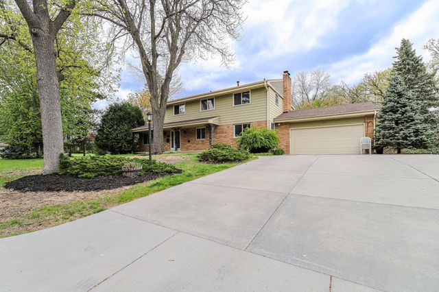 1525 Saint Croix Circle, Golden Valley, MN 55422