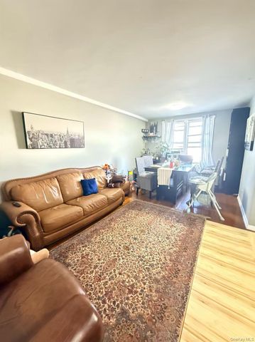 63-45 Saunders Street 5J, Rego Park, NY 11374