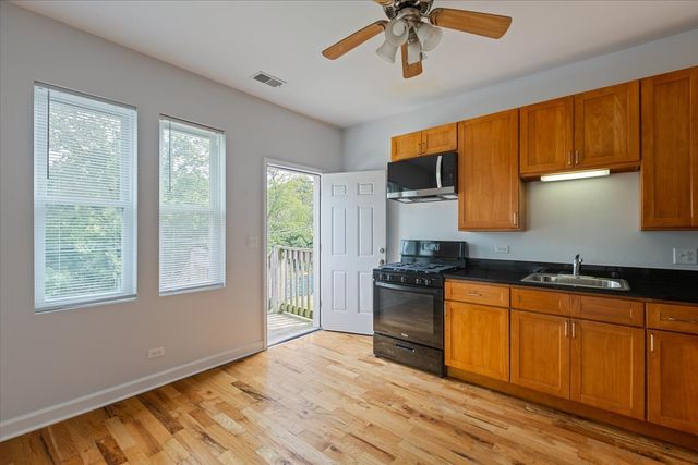 1234 W 49th Place 2R, Chicago, IL 60609