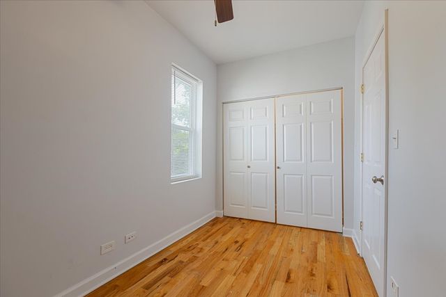 1234 W 49th Place 2R, Chicago, IL 60609