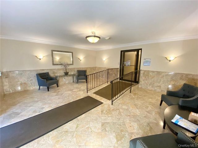 42 Barker Avenue 4C, White Plains, NY 10601