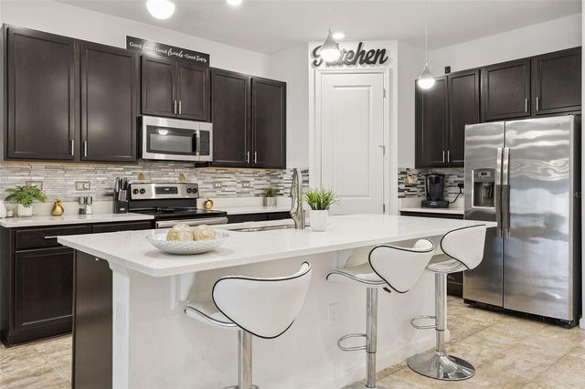 31736 BROADWATER AVENUE, Leesburg, FL 34748