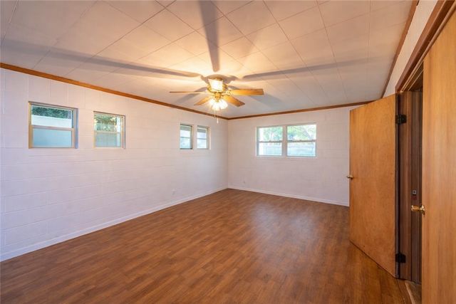 195 Carmel Dr, Sandia, TX 78383