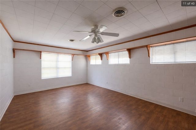 195 Carmel Dr, Sandia, TX 78383