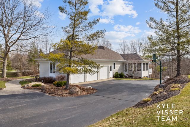 1798 Flowers Mill Drive NE, Grand Rapids, MI 49525