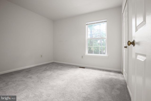 2 REGENCY DR, Stafford, VA 22554