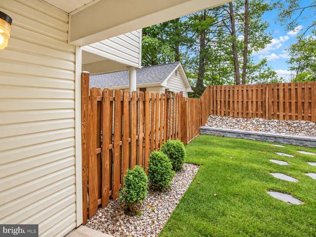 2 REGENCY DR, Stafford, VA 22554