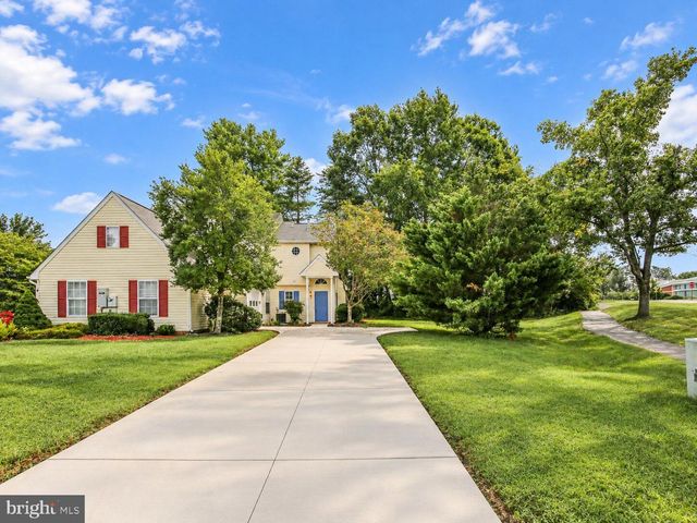 2 REGENCY DR, Stafford, VA 22554
