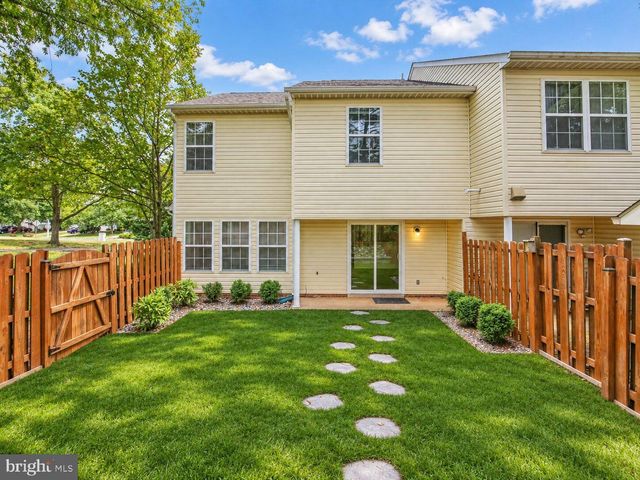 2 REGENCY DR, Stafford, VA 22554
