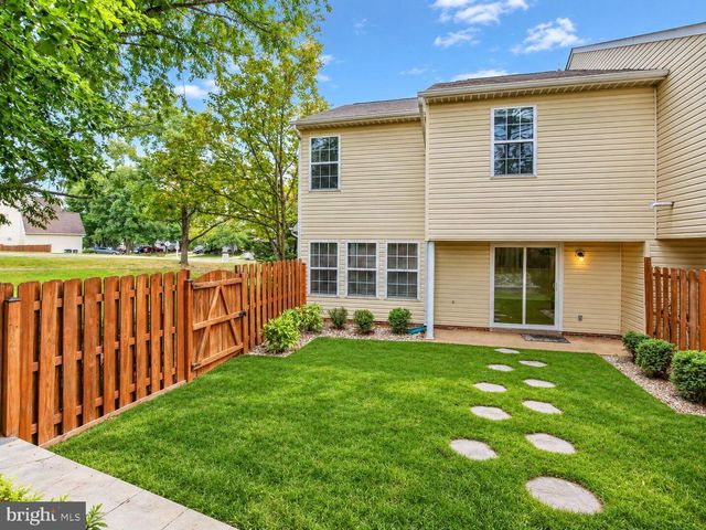 2 REGENCY DR, Stafford, VA 22554