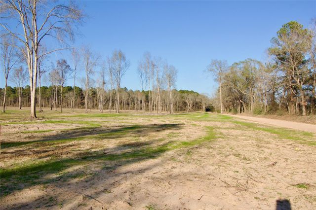 693 County Road 4700, Kennard, TX 75847