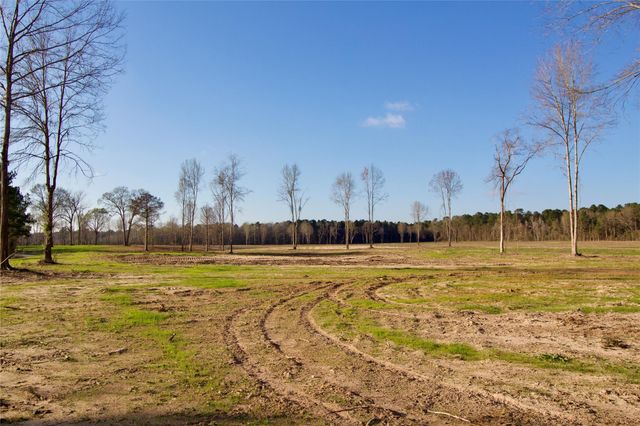 693 County Road 4700, Kennard, TX 75847