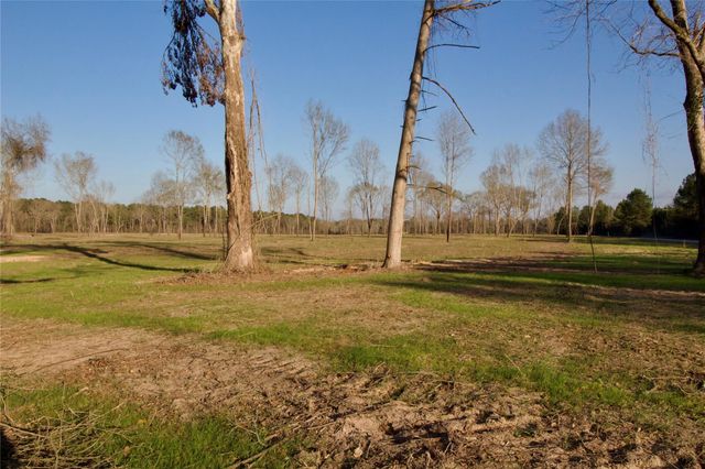 693 County Road 4700, Kennard, TX 75847