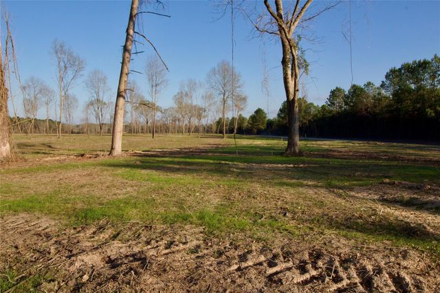 693 County Road 4700, Kennard, TX 75847