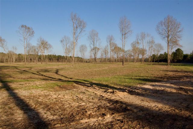 693 County Road 4700, Kennard, TX 75847