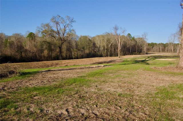 693 County Road 4700, Kennard, TX 75847