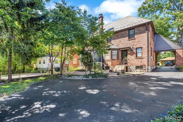 7312 Ravinia Drive, St Louis, MO 63121