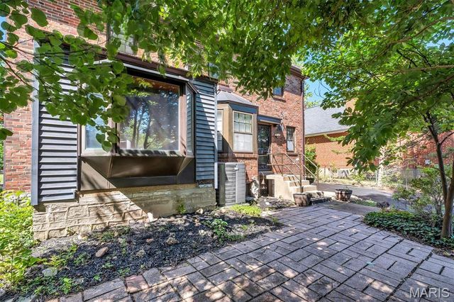 7312 Ravinia Drive, St Louis, MO 63121