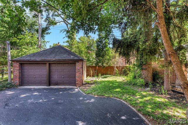 7312 Ravinia Drive, St Louis, MO 63121