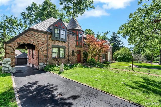 7312 Ravinia Drive, St Louis, MO 63121