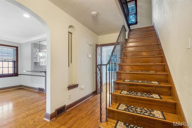 7312 Ravinia Drive, St Louis, MO 63121
