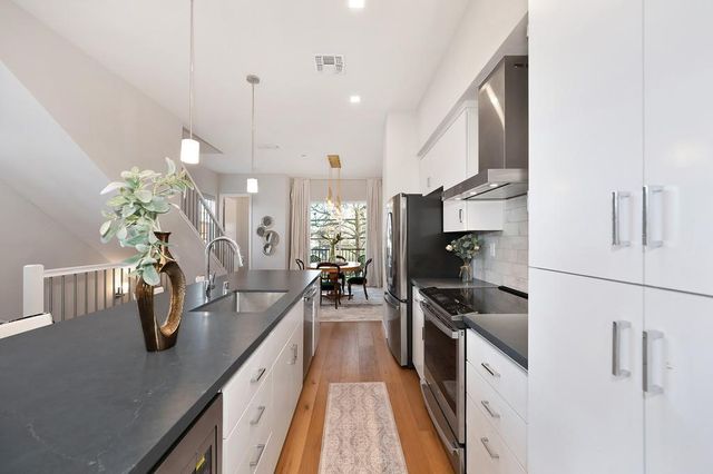 3348 S St, Sacramento, CA 95816