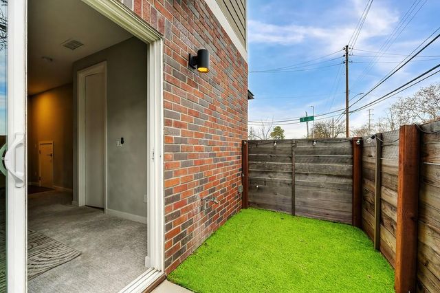 3348 S St, Sacramento, CA 95816