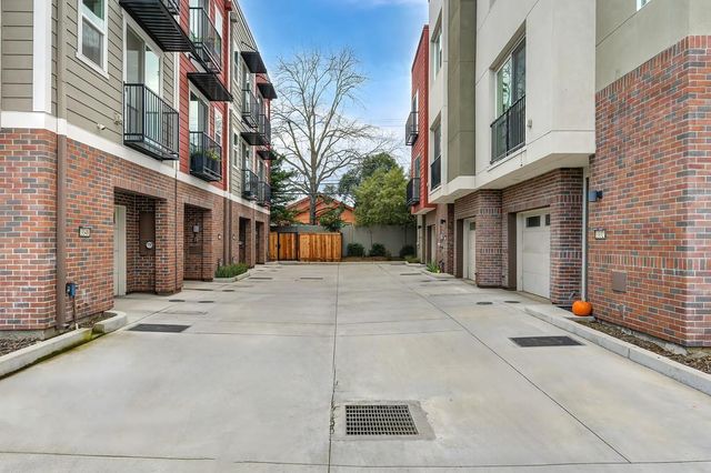 3348 S St, Sacramento, CA 95816