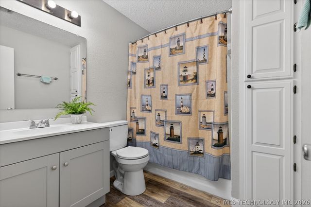 119 Canterbury Court, Bartlesville, OK 74006