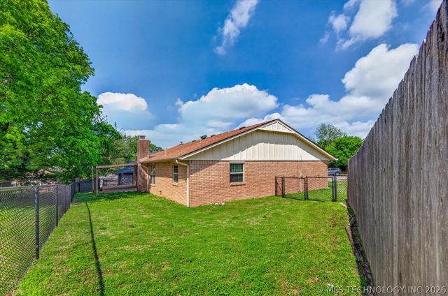 119 Canterbury Court, Bartlesville, OK 74006
