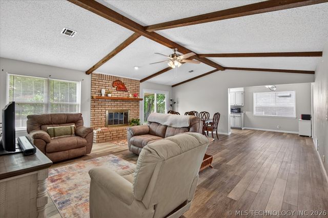 119 Canterbury Court, Bartlesville, OK 74006