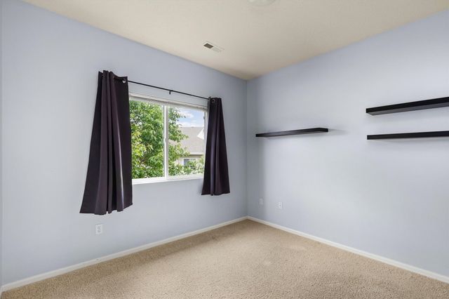 1720 SE LA Grant Parkway 16, Waukee, IA 50263