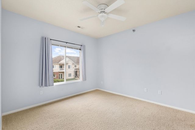 1720 SE LA Grant Parkway 16, Waukee, IA 50263