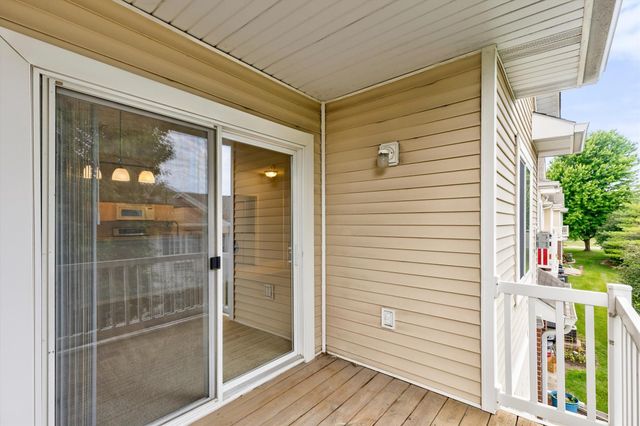 1720 SE LA Grant Parkway 16, Waukee, IA 50263