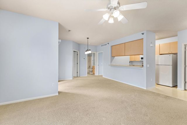 1720 SE LA Grant Parkway 16, Waukee, IA 50263