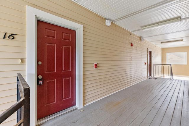 1720 SE LA Grant Parkway 16, Waukee, IA 50263