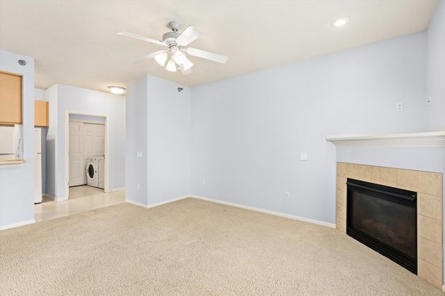 1720 SE LA Grant Parkway 16, Waukee, IA 50263