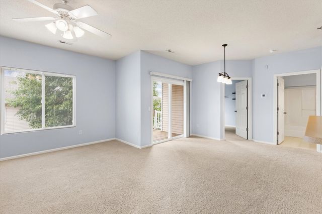 1720 SE LA Grant Parkway 16, Waukee, IA 50263