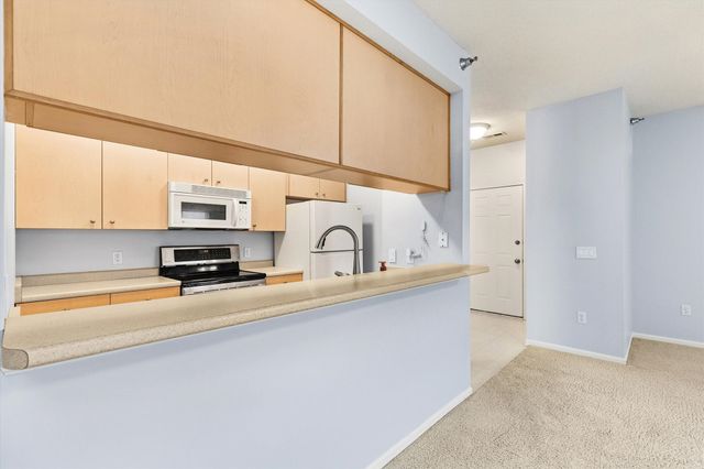 1720 SE LA Grant Parkway 16, Waukee, IA 50263