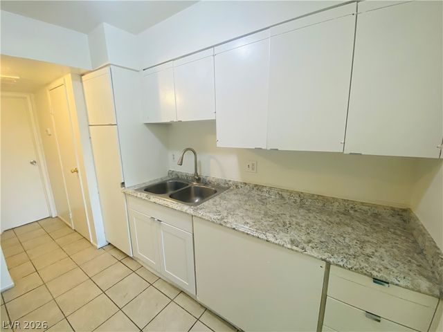 3762 Royal Crest Street 6, Las Vegas, NV 89119