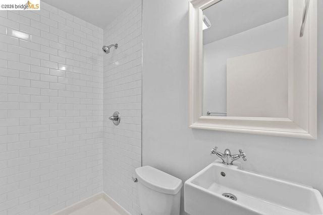 769 17th St, Oakland, CA 94612