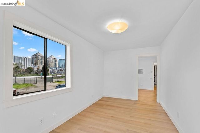 769 17th St, Oakland, CA 94612