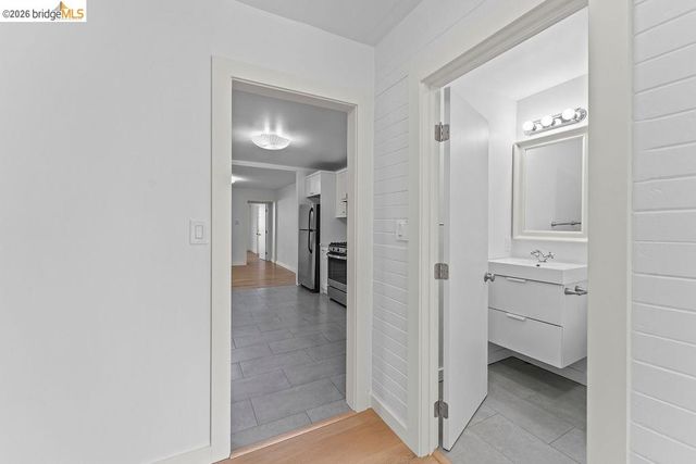 769 17th St, Oakland, CA 94612