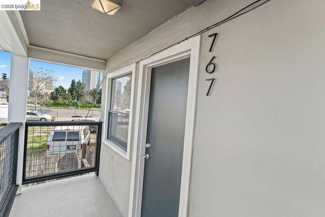 769 17th St, Oakland, CA 94612