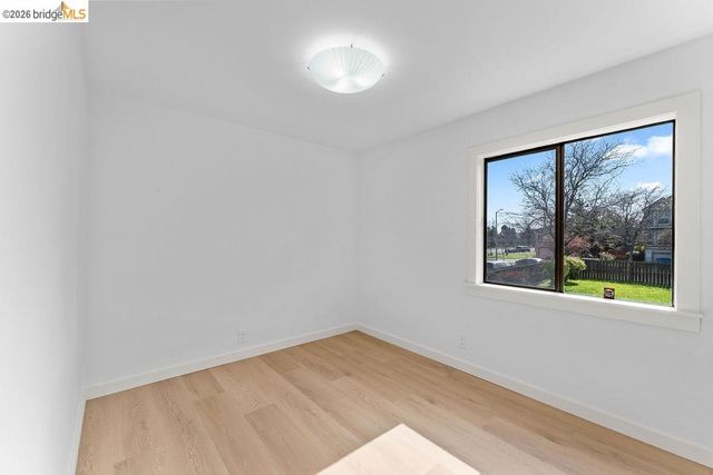 769 17th St, Oakland, CA 94612